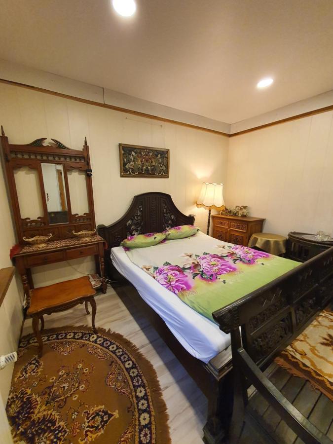 Pas Birute Hotel Каунас Екстериор снимка
