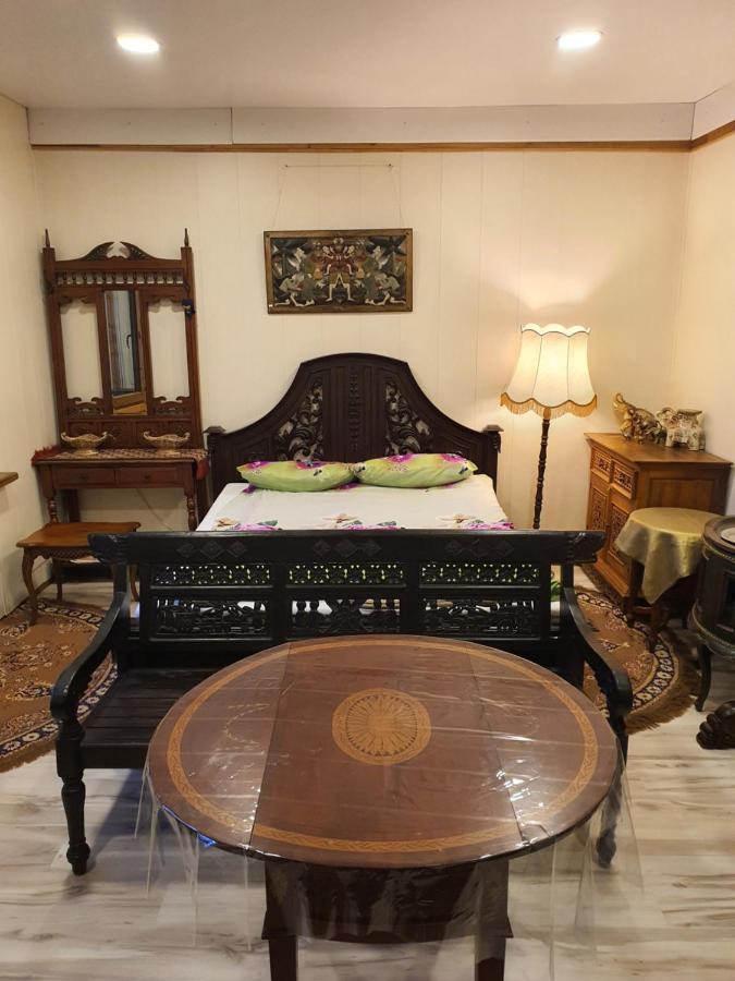 Pas Birute Hotel Каунас Екстериор снимка