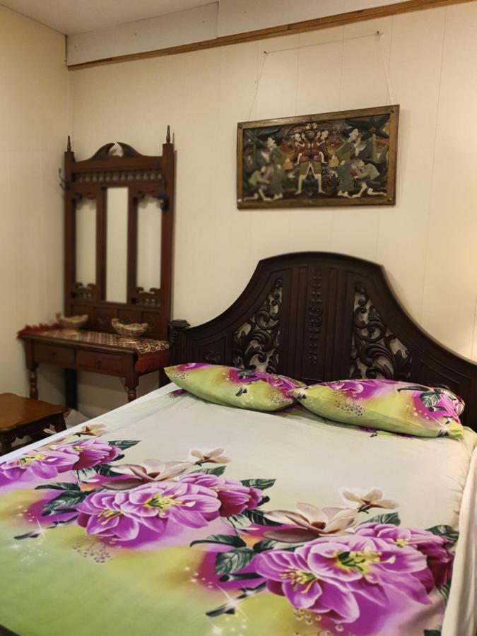 Pas Birute Hotel Каунас Екстериор снимка