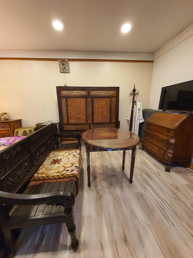 Pas Birute Hotel Каунас Екстериор снимка
