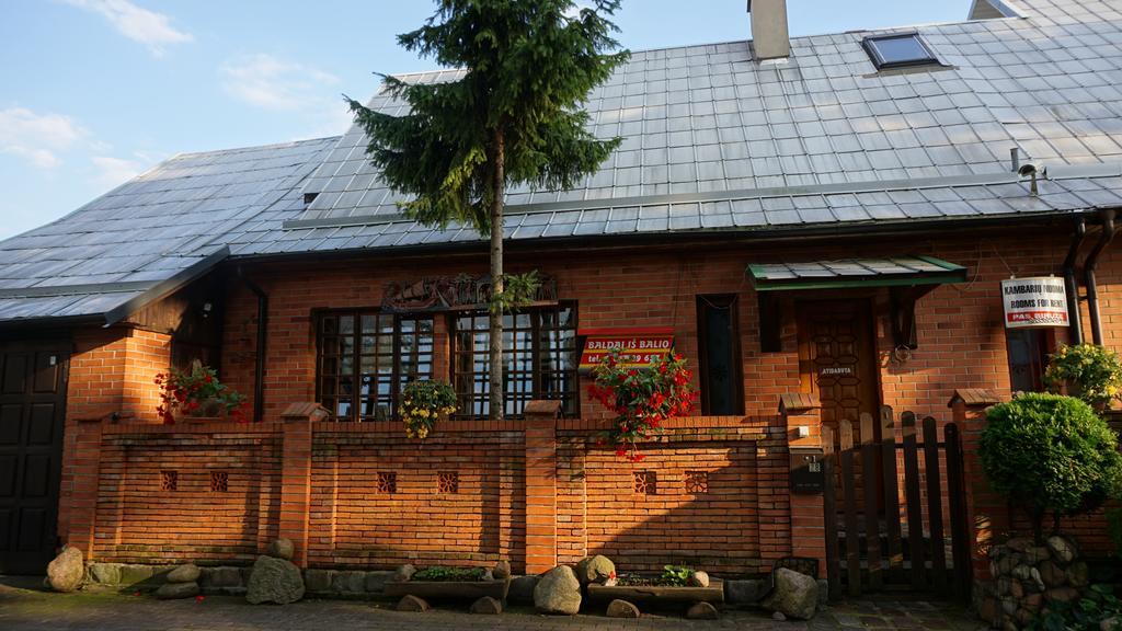 Pas Birute Hotel Каунас Екстериор снимка