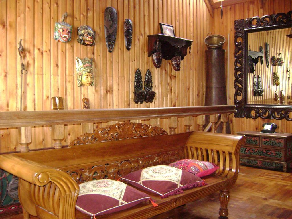 Pas Birute Hotel Каунас Екстериор снимка