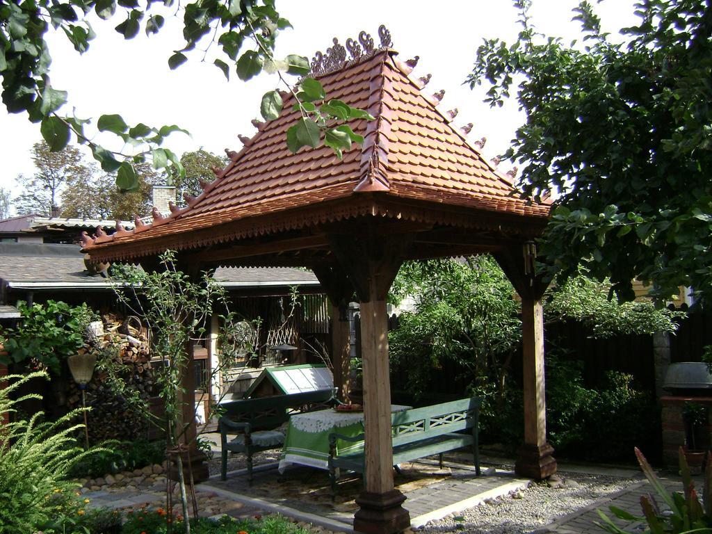 Pas Birute Hotel Каунас Екстериор снимка