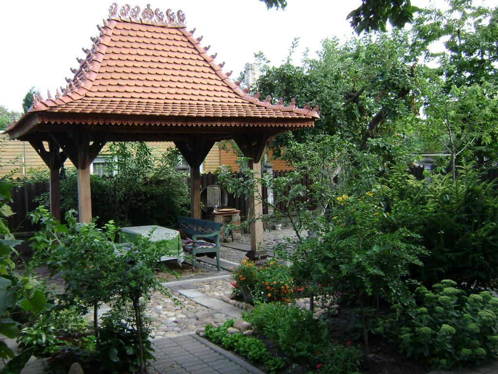 Pas Birute Hotel Каунас Екстериор снимка